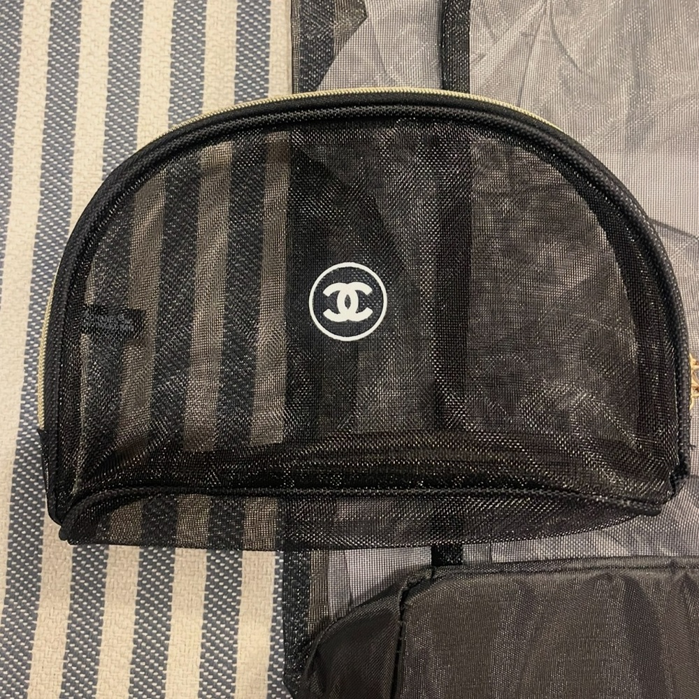CHANEL Makeup Line Black Mesh Tote with Pouch - Picture 6 of 6